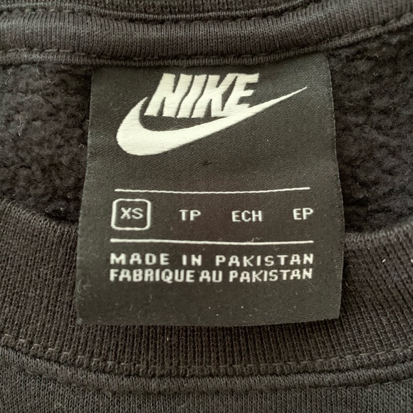 Black Nike Sweatshirt - Picture 2 of 3